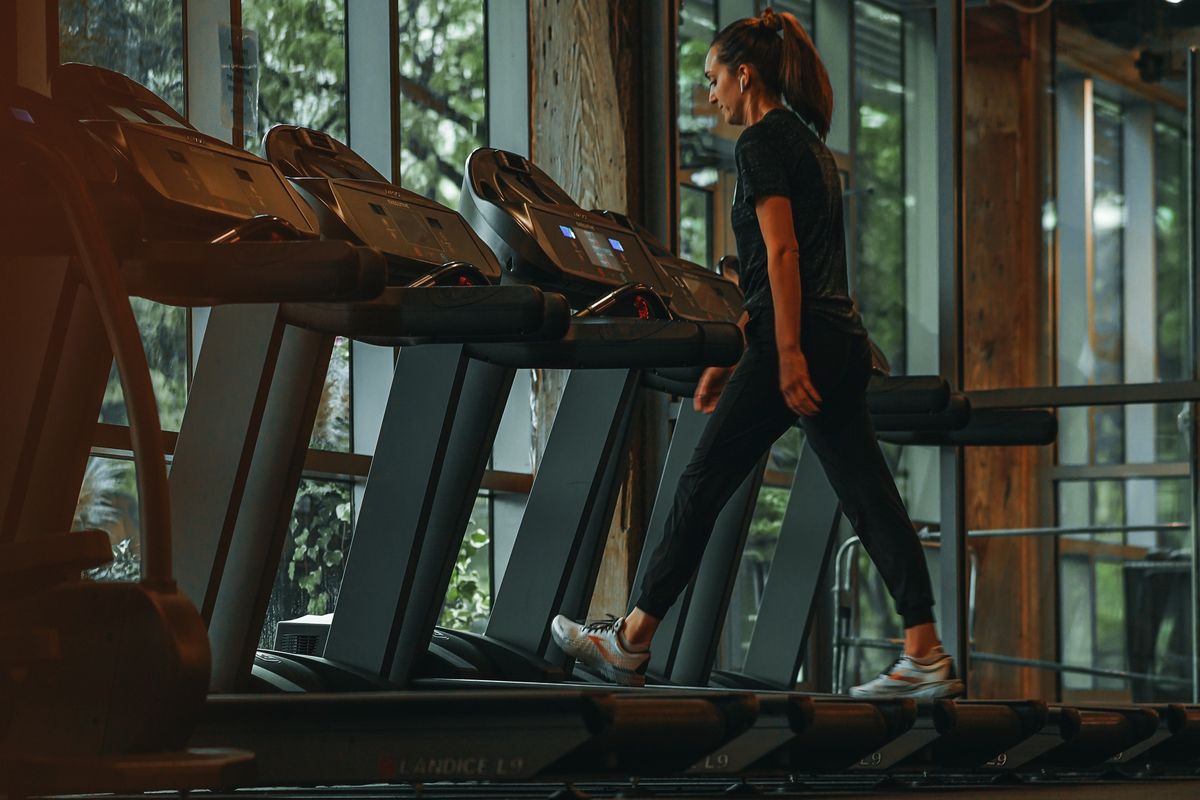 Kecepatan jalan kaki di atas treadmill