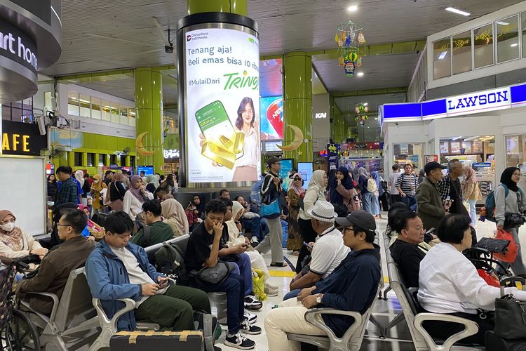 Pulang Lebih Cepat Hindari Puncak Arus Balik, Pemudik Tetap Hadapi Kepadatan