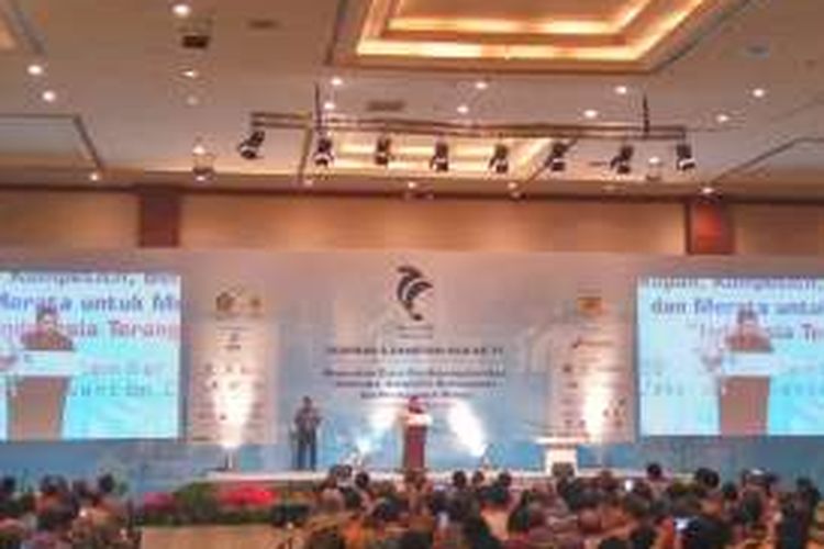 Wakil Presiden Jusuf Kalla ketika menyampaikan pidato saat seminar dan pameran Hari Listrik Nasional ke-71 di Jakarta, Rabu (28/9/2016).