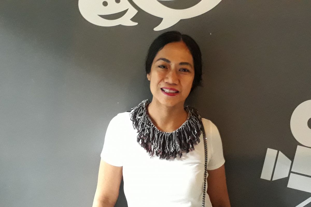 Nia Dinata diabadikan usai jumpa pers West Side Story di Institut Francais dIndonesie (IFI), Thamrin, Jakarta Pusat, Selasa (4/4/2017).