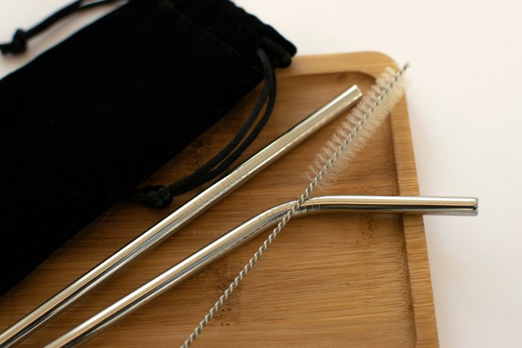 Cara Membersihkan Sedotan Stainless Steel dengan Benar