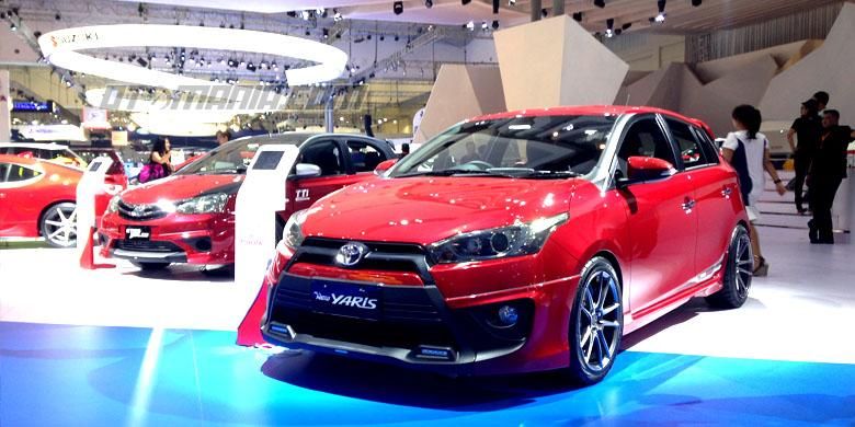 Toyota All New Yaris yang hadir di GIIIAS 2015 dengan penawaran diskon enarik.