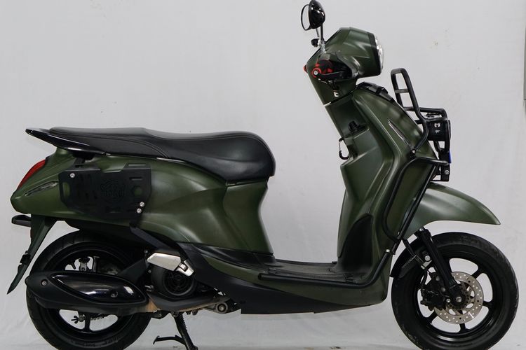 Secara spesifikasi, Grand Filano menggunakan mesin 125cc Blue Core Hybrid yang menghasilkan tenaga 8,18 TK di 6.500 RPM dan torsi 10,4 Nm. 