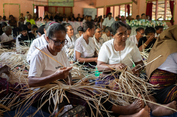 Yayasan Kreasi Dua Anyam dan BNI Dorong Kemandirian Ekonomi Perempuan Penganyam di NTT
