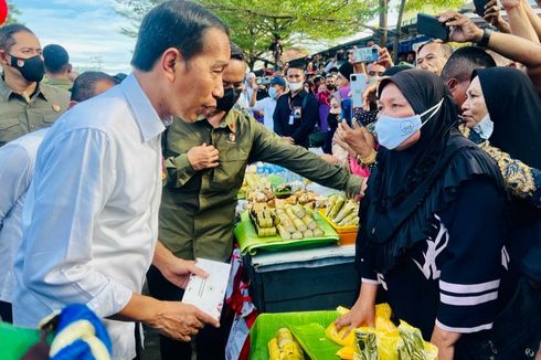 Jokowi Blusukan ke Pasar, Pedagang Minta Harga Bahan Pokok Jangan Dinaikkan