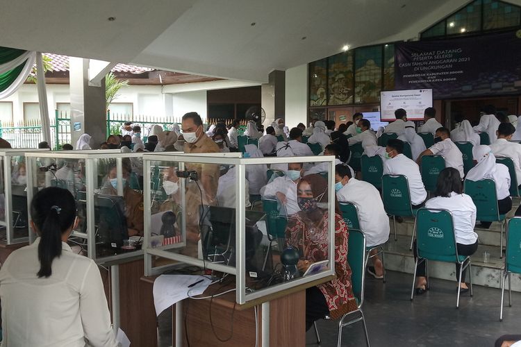 Suasana tes Seleksi Kompetensi Dasar (SKD) CPNS 2021 di Gedung Tegar Beriman, Cibinong, Kabupaten Bogor, Jawa Barat, Senin (20/9/2021).