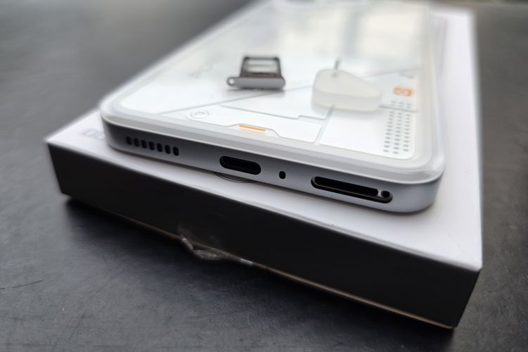 Tecno Pova 7 Ultra mendukung dual SIM nano, tidak ada slot microSD.