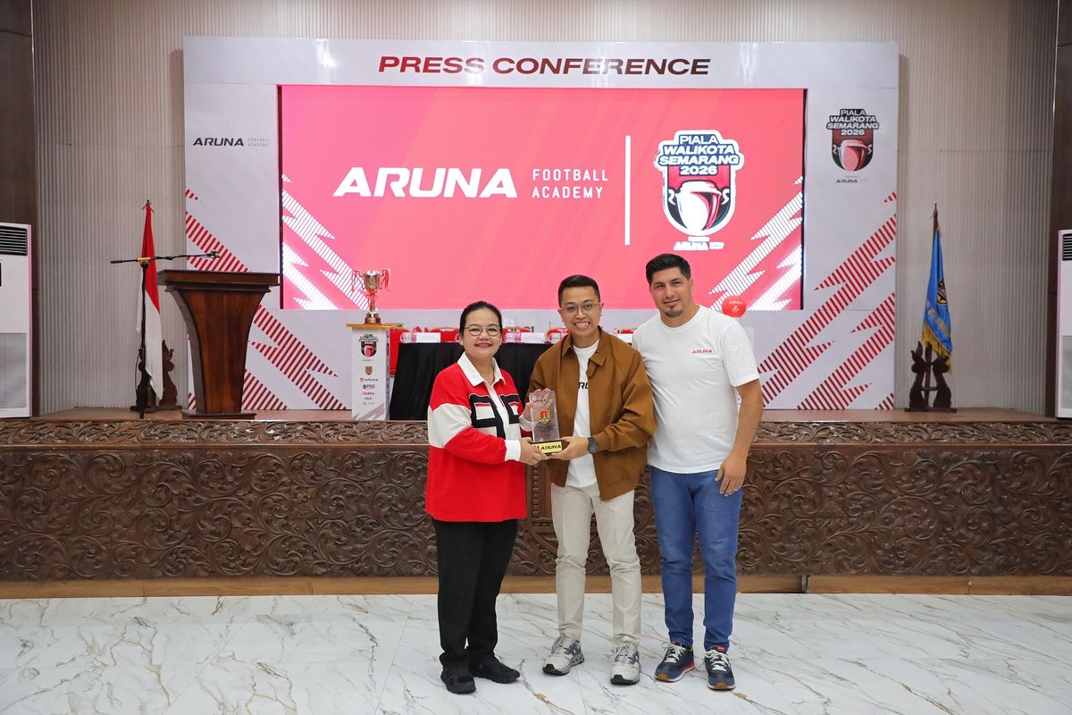 Agustina Wilujeng dukung penuh kerja sama Aruna Academy dan Emanuel De Porras dalam penyelenggaraan Kompetisi Sepak Bola U-13 Piala Wali Kota Semarang. (Dok. Pemerintah Kota Semarang)