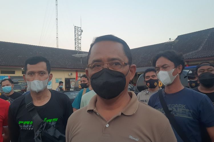 Kasatreskrim Polres Blora, AKP Setiyanto saat ditemui awak media usai penangkapan 24 terduga pelaku penyebaran selebaran berbahasa Jawa di Mapolres Blora, Rabu (11/8/2021)