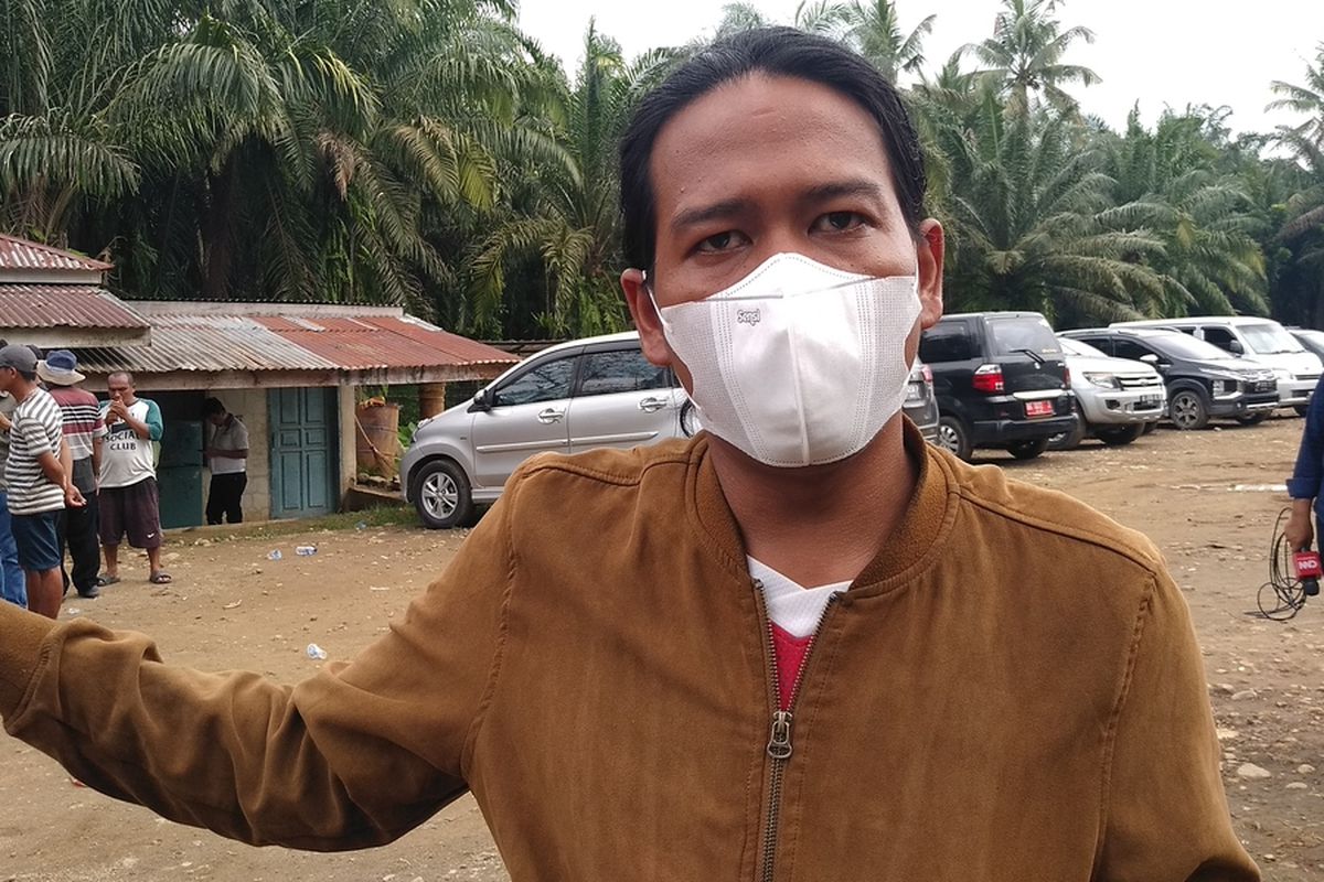 Edianta (28) mantan penghuni kerangkeng di belakang rumah Bupati nonaktif Langkat, Terbit Rencana Perangin-angin mengatakan bahwa perbudakan modern di tempat itu adalah hoaks dan keji. Dia pernah berada di tempat itu pada 2017 dan kini bekerja di pabrik kelapa sawit milik Terbit.