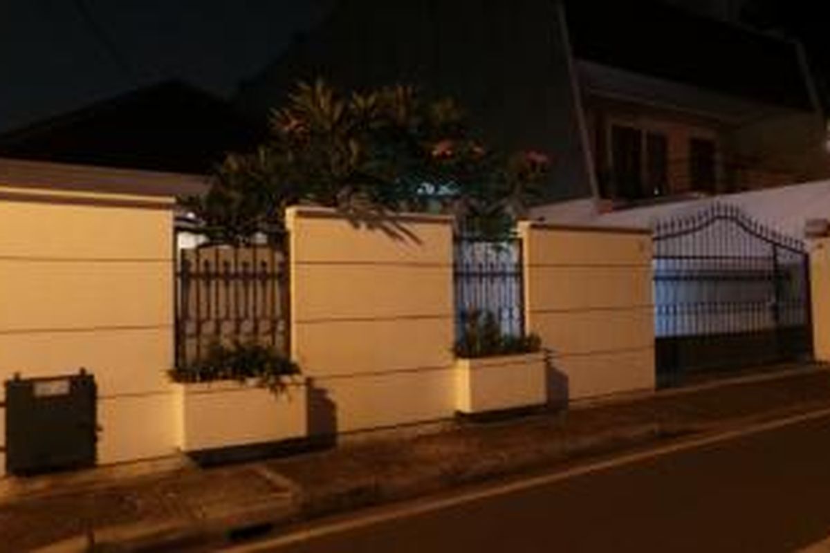 Sebuah rumah di Jalan Sawo nomor 32, Menteng, Jakarta Pusat menjadi tempat tinggal sementara capres Joko Widodo bersama keluarganya selama masa kampanye. Foto ini diambil pada Senin (2/6/2014).