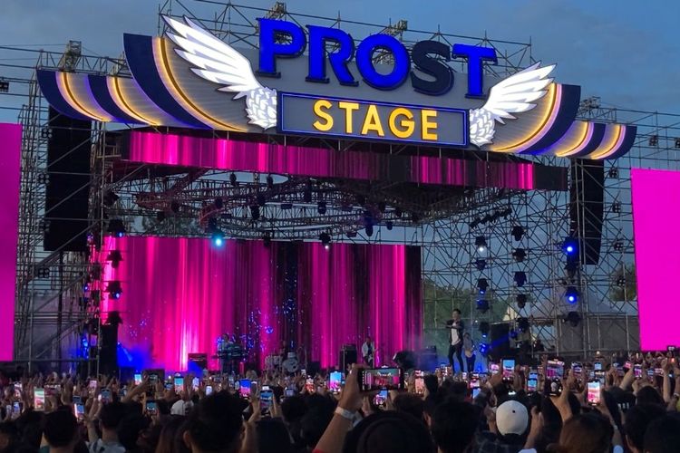 Grup band NOAH tampil di Prost Fest, Pantai Mertasari, Sanur, Bali, Sabtu (13/8/2022).