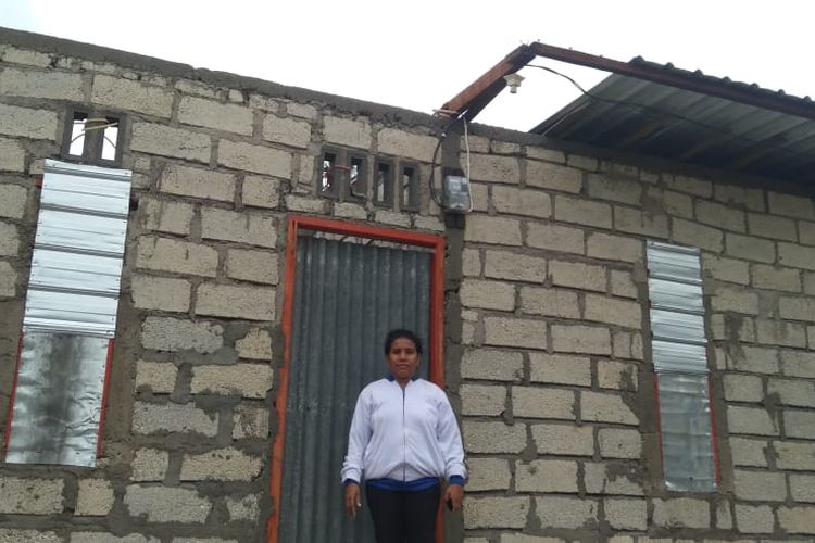Rumah milik Ani Taneo Misa (42) warga Kelurahan Fatukoa, Kecamatan Maulafa, Kota Kupang yang rusak diterjang badai Siklon Tropis Seroja 