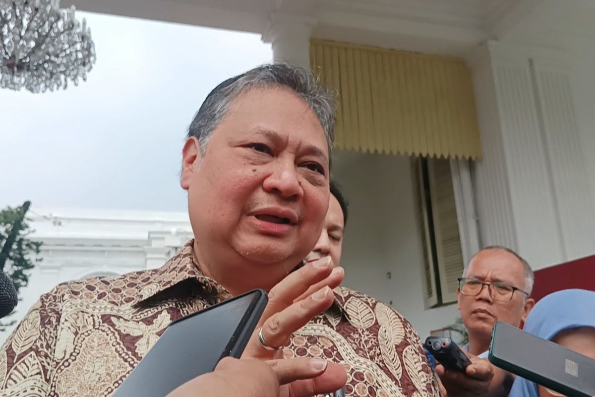 Menko Perekonomian Airlangga Hartarto di Kompleks Istana Kepresidenan, Jakarta, Kamis (16/5/2024).