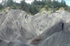 Berselancar di Gumuk Pasir Toraja, Sensasinya Beda