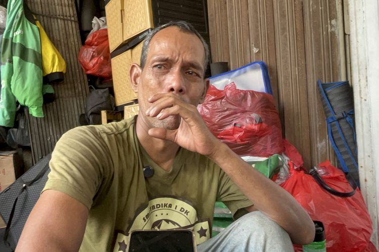 Harapan Baru Awang Jukir yang Tidur di Teras Minimarket: Anak Akhirnya Sekolah, Kini Bertekad Ubah Nasib