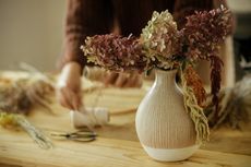 Cara Mengeringkan Bunga Hydrangea untuk Hiasan Rumah