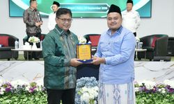 Silaturahmi Alumni Sunan Drajat, Wamen Viva Yoga Ajak Santri Kembangkan Usaha di Kawasan Transmigrasi