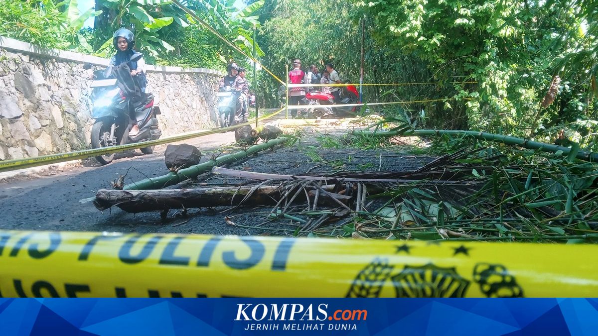 Banjir dan Longsor Cianjur Terjang 4 Kecamatan, Pagar Istana Cipanas Jebol