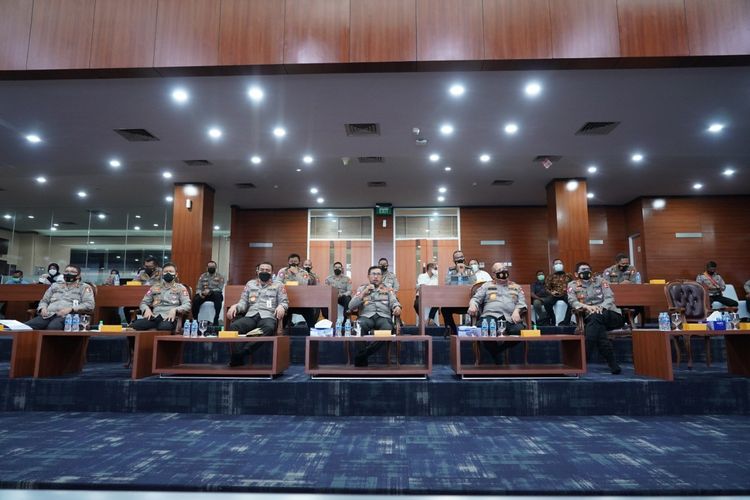 Kakorlantas Polri menggelar koordinasi secara virtual bersama Dirlantas Polda seluruh Indonesia untuk mengimplementasikan arahan Kapolri dalam bidang lalu lintas (28/1/2021).