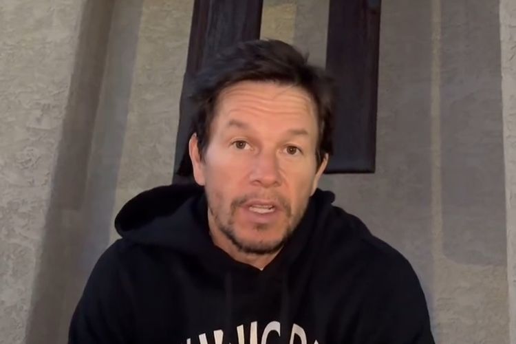 Rutinitas pagi aktor Mark Walhberg untuk meningkatkan kebugaran spiritual.