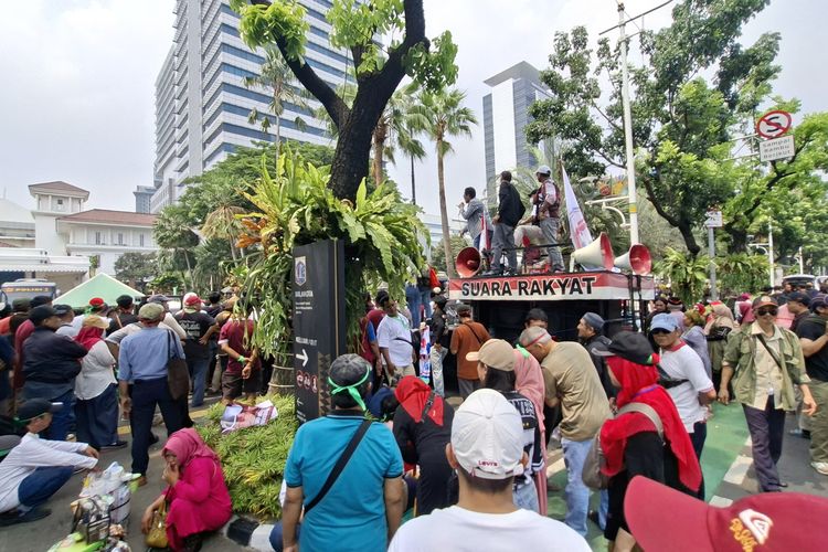 Pedagang Pasar Demo Lagi di Balai Kota DKI, Protes Biaya Revitalisasi Tak Digubris