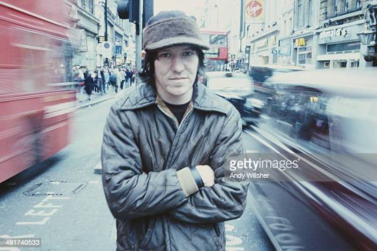 American singer-songwriter Elliott Smith (1969 - 2003), Oxford Street, London, Juni 1998