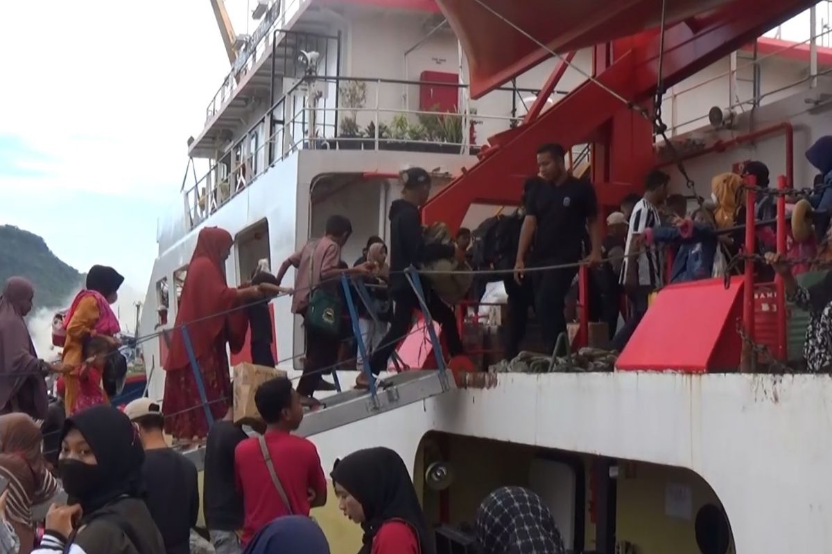 An undated photo of passengers are traveling to their hometowns from Tanjung Wangi Port, East Java in an annual exodus before the Idul Fitri festival.  