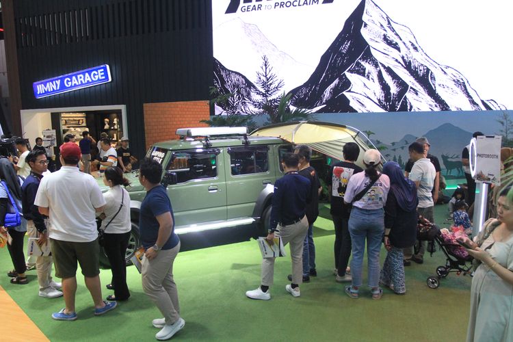 Jimny attachable tent dan dijual resmi di situs Suzuki seharga Rp 9.125.000.