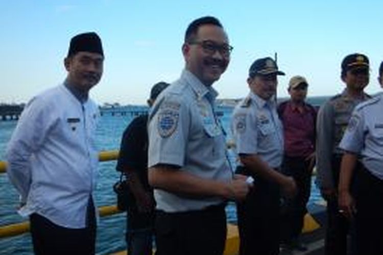Wakil Menteri Perhubungan Bambang Susantono meninjau kesiapan PT ASDP Ferry Pelabuhan Ketapang Banyuwangi Rabu (16/7/2014) untuk layani pemudik pada masa angkutan Lebaran 1435 Hijriah.