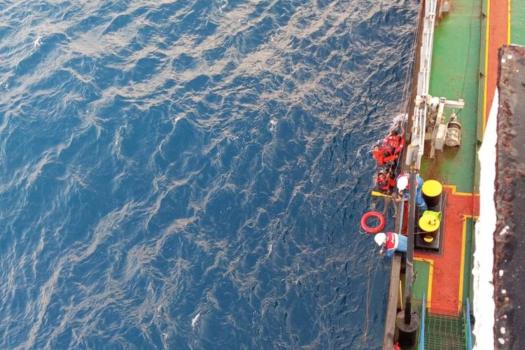 Kisah Penumpang Kapal Virgo Terbalik di Laut Jawa, Selamat berkat Berpegangan Triplek