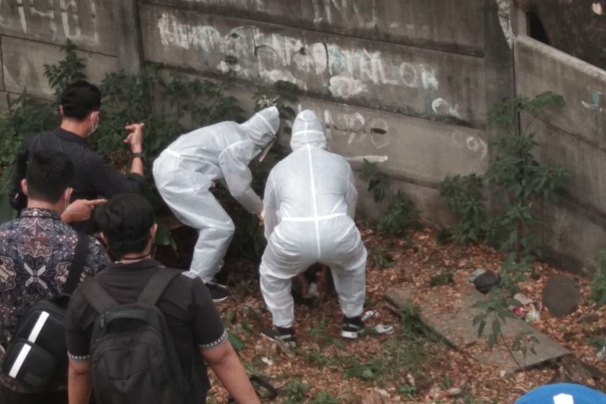 Jasad editor Metro TV, Yudi Prabowo ditemukan di pinggir Tol JORR Pesanggrahan, Jalan Ulujami Raya, Pesanggrahan, Jakarta Selatan, Jumat (10/7/2020).