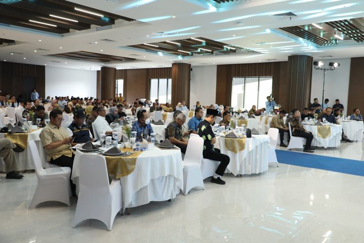 Rapat Koordinasi dan Monitoring Capaian Pembangunan Tahap I dan II IKN bersama Komisi II DPR RI di IKN, Selasa (11/11/2025).