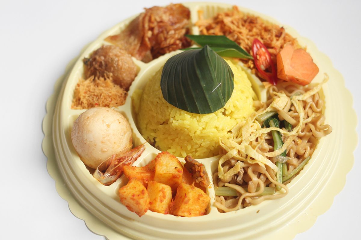 Ilustrasi nasi tumpeng mini atau nasi kuning. 