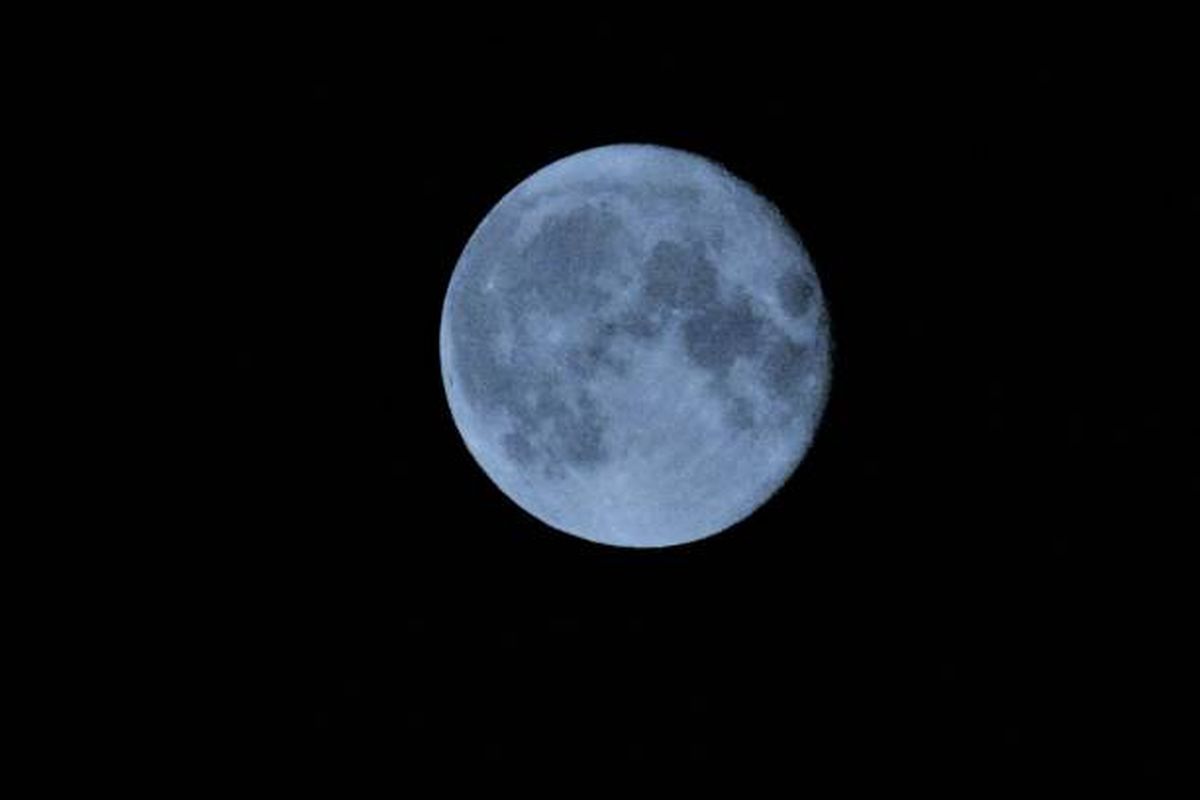Ilustrasi fenomena super blue moon, akan terjadi pada 30-31 Agustus 2023.