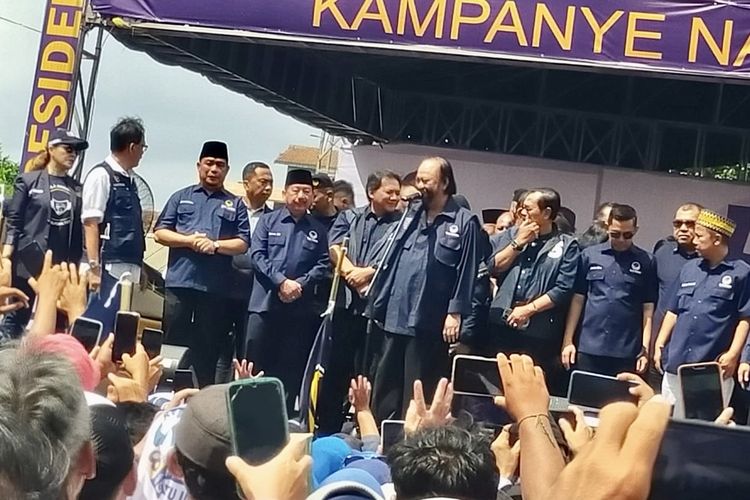 Ketum Partai Nasdem Surya Paloh saat berkampanye di Lampung, Senin (29/1/2024).