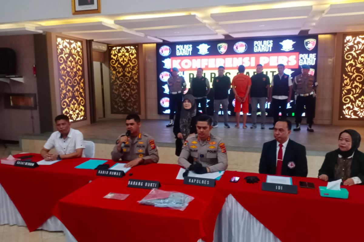 konferensi pers kasus pelecehan seksual oleh dokter kandungan di Mapolres Garut,Kamis (17/4/2025)