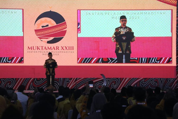 Ketua PP Muhammadiyah Haedar Nashir, saat memberi kata sambutan di acara Muktamar Ikatan Pemuda Muhammadiyah (IPM) di Deli Serdang, Sumatera Utara, Sabtu (19/8/2023)
