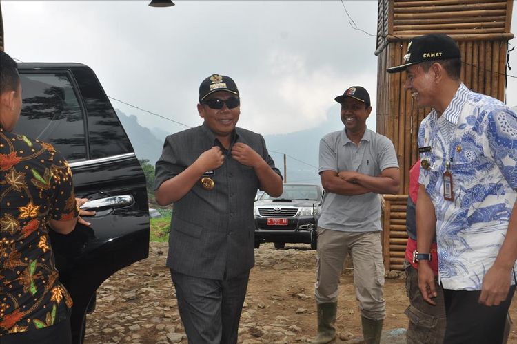 Bupati Pekalongan Jawa Tengah Asip Kholbihi