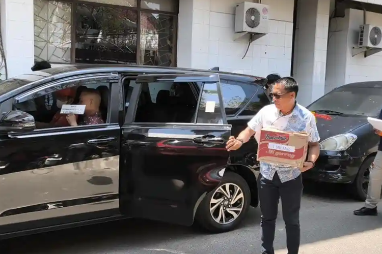 Rp 1,6 Miliar dalam Rekonstruksi Korupsi Dinkes Parepare, Ada yang Disimpan di Kardus Mi Instan