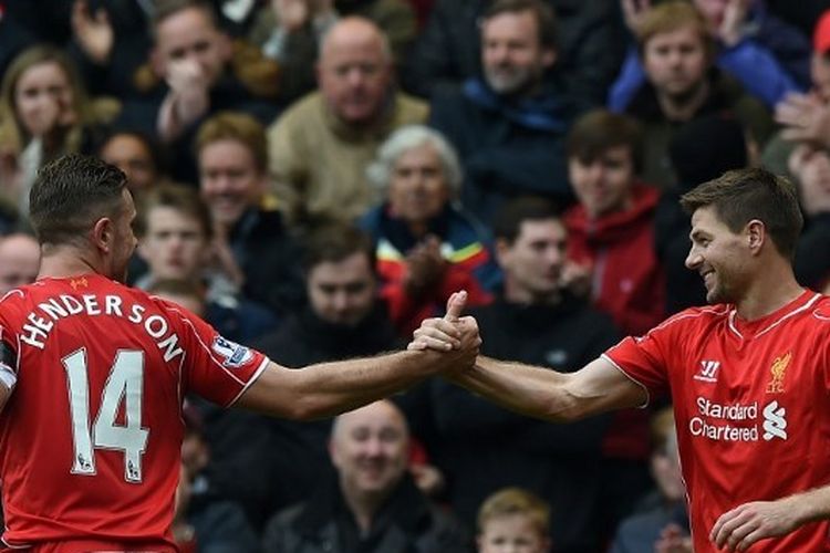 Jordan Henderson dan Steven Gerrard saat masih bermain bersama di Liverpool.