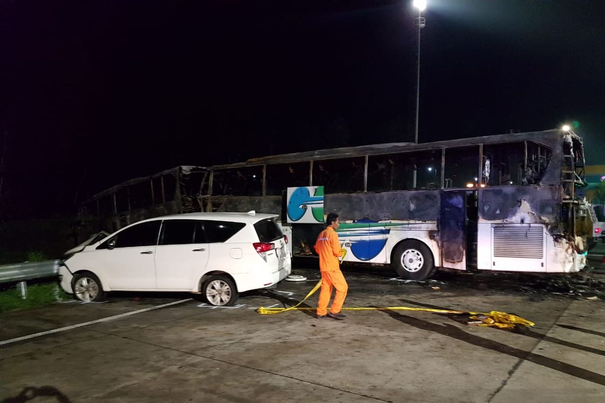 Kecelakaan beruntun di Gerbang Tol (GT) Kalikangkung KM 414 Jalan Tol Batang-Semarang yang terjadi pada Sabtu (28/12/2019) disebabkan rem blong.