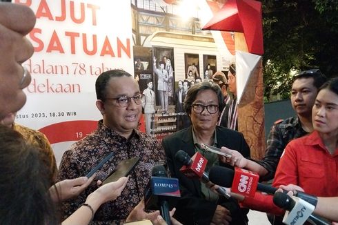 Ketika Anies Terkesan dengan Lukisan Gambar Pemimpin Indonesia yang Dipamerkan di TIM...