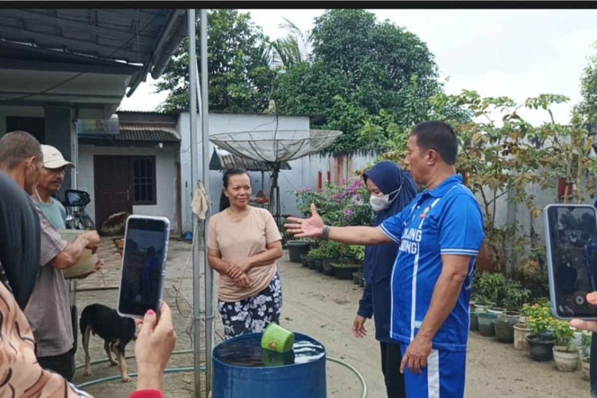 Cegah DBD, Pemerintah Bagikan Ikan Nila kepada Warga di Bangka Barat