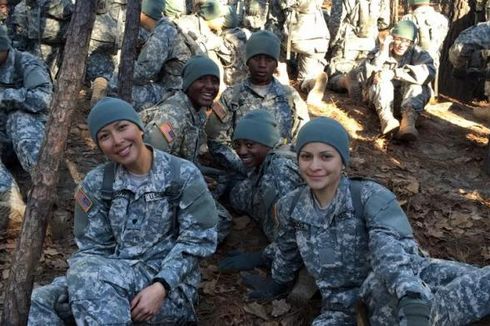 Aturan Baru Militer AS: Tentara Wanita Diizinkan Gerai Rambut dan Mengecat Kuku