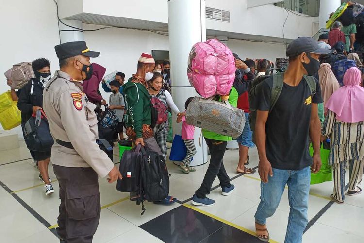 Pemudik di Pelabuhan Semayang Balikpapan, Kaltim diprediksi meningkat. Polisi atensi calo tiket