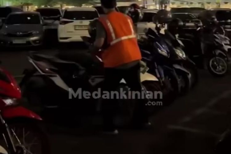 Warga Keluhkan Tarif Parkir di Pos Bloc Medan, Rp 5,000 per Sepeda Motor