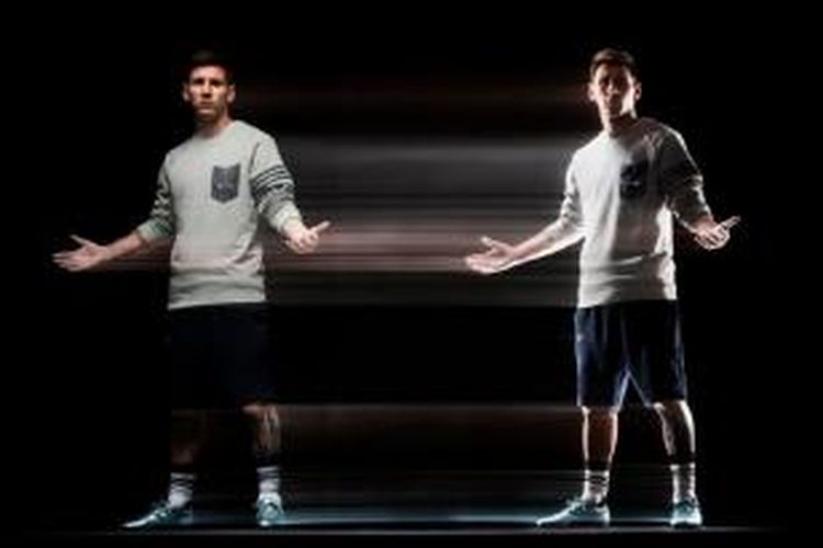Lionel Messi berpose saat peluncuran sepatu baru dari Adidas, Messi15.