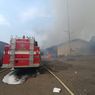 Api Kembali Berkobar di Gudang Beras Pasar Cipinang Selasa Malam, Damkar Sampai Jebol Tembok