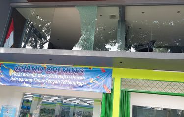 Kondisi kantor Andika Mowardi (32), korban yang ditodong dan ditembak senjata api (senpi) oleh mantan suami dua artis ternama, GS, di Jalan Jatinegara Timur, Bali Mester, Jatinegara, Jakarta Timur.